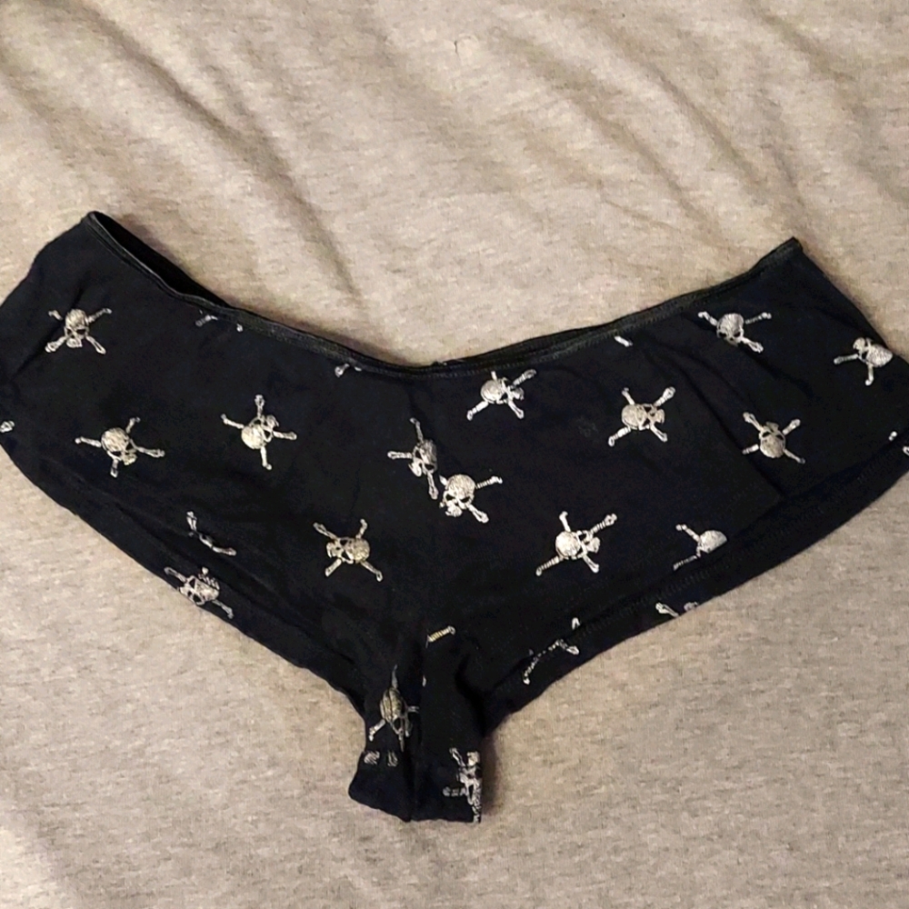 Black skull underwear / panties